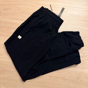 Vuori Black Lightweight Jogger Pants NWOT